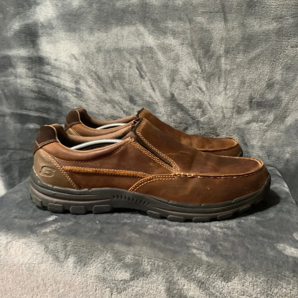 Skechers Loafers Mens 11 Relaxed Fit Brown Leather Moc Toe Slip On EUC